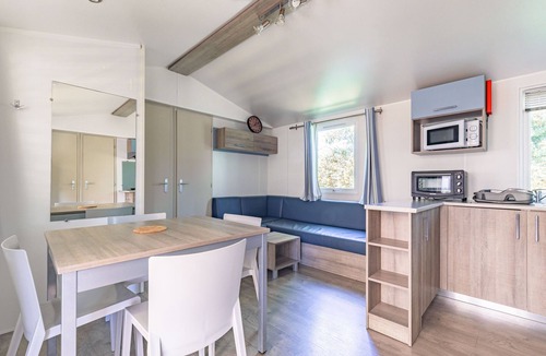 Saint-Georges-d'Oleron House | Mobile Home on Oléron in 5-Star Campsite with Shared Pool