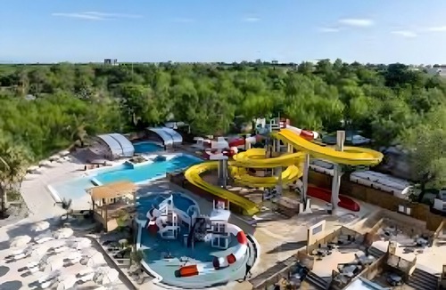 Plage d'Argeles RV Rental | Mobile Home Caravan with Shared Pool and Private Terrace