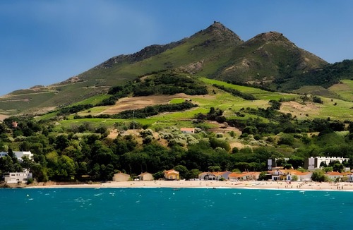 Plage d'Argeles RV Rental | Mobile Home Caravan with Shared Pool and Private Terrace