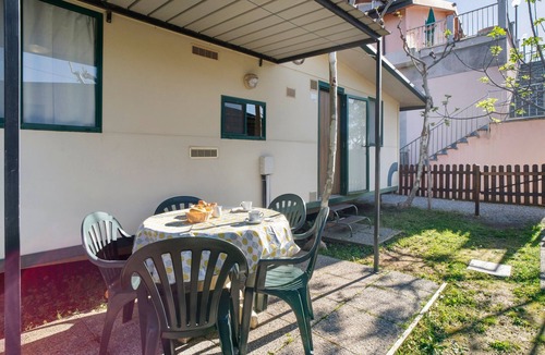 Piamboschi House | Mobile Home "Casa Mobile Lux La Pineta 21" with Shared Pool, Private Terrace & Wi-Fi