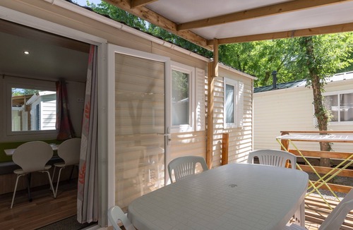 Lavilledieu RV Rental | Mobile Home 'Mobil-home C - 1-4 Pers' with Shared Pool, Private Terrace and Shared Garden