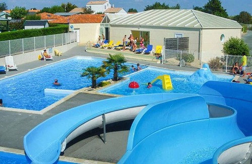 Brem Sur Mer House | Mobile home pet friendly - 6 guests