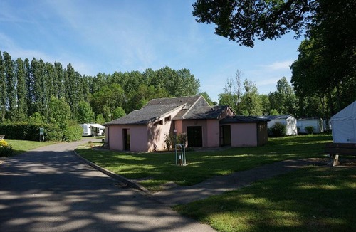 Illiers-Combray House | Mobile Home with Terrace for 6 in Illiers-Combray