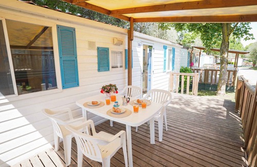 Reschigliano House | Mobile home with air conditioning, terrace, and pool