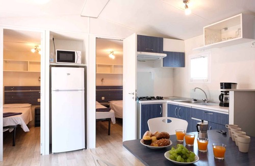 Sami House | Mobilehome with air conditioning, terrace and pool