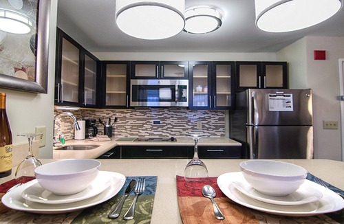 Marquette Apartment | Mobility-Accessible 1-Bedroom King Suite