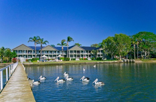 Yamba Hotel | Moby Dick Waterfront Resort Motel