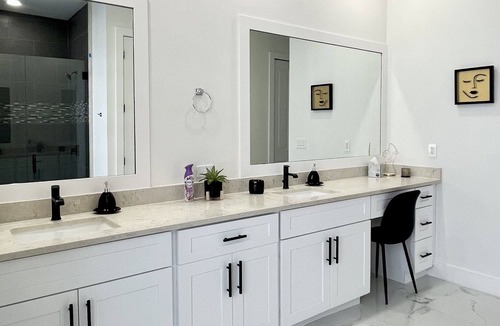 Harris House | Mod Vacation Home!