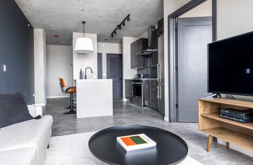 West Loop Apartment | Mod West Loop 1BR w/Pool, Gym, nr. Fulton Market & L, by Blueground