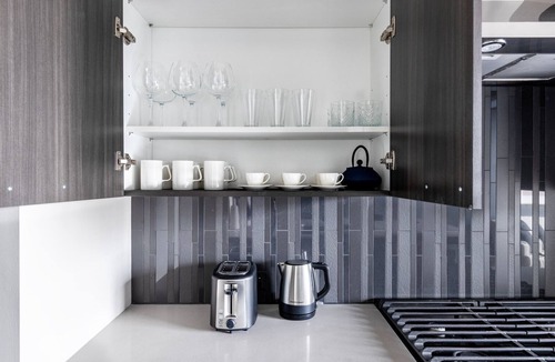 West Loop Apartment | Mod West Loop 1BR w/Pool, Gym, nr. Fulton Market & L, by Blueground