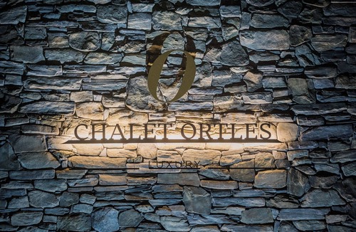 St. Valentin auf der Haide Ski Chalet | Modern Holiday Apartment Chalet Ortles with Mountain View and Wi-Fi