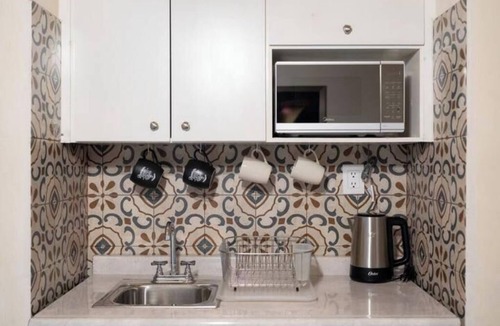 De Guadalupe Apartment | Modern Renovated Loft: Experience the Urban Heart