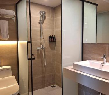 Pagedangan Hotel | Model J Hotel BSD Carstensz 曼居酒店 BSD卡斯滕茲購物中心店