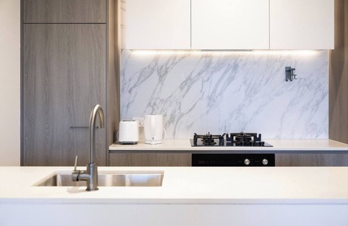 Dickson Apartment | Modem One Bedroom Apartment on Northbourne Avenue