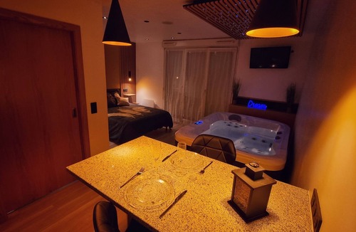 Saint-Germain-les-Corbeil Apartment | Modern studio with private Jacuzzi