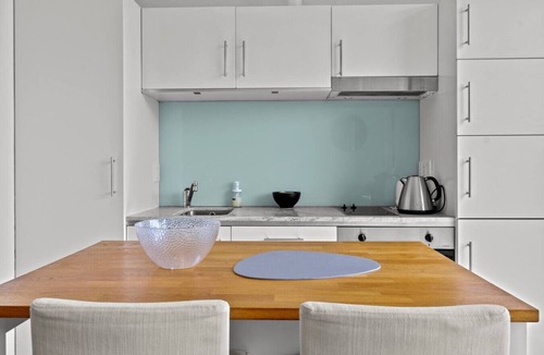 Grey Lynn Apartment | Modern Abode | Parking & Views near Ponsonby Rd
