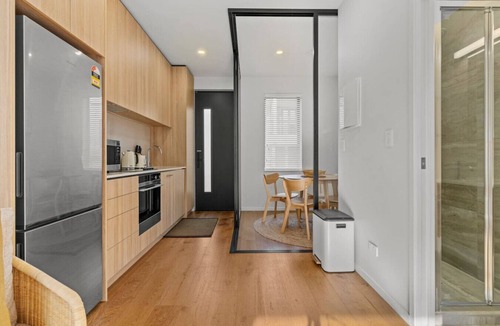 Grey Lynn House | Modern Townhouse | Parking & Backyard nr Ponsonby