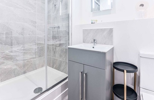 Wolverhampton Apartment | Modern 1 Bed Apartment in Central Wolverhampton