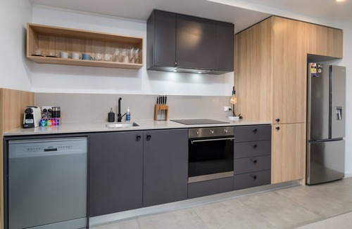 Braddon Apartment | Modern 1-Bed Apartment With Pool And Sauna