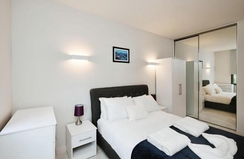 Bracknell Apartment | Modern 1 Bed Apt Bracknell- with parking