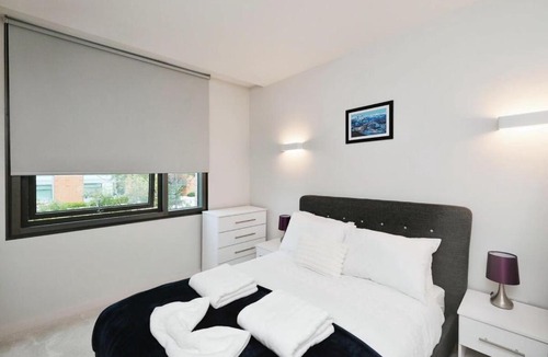 Bracknell Apartment | Modern 1 Bed Apt Bracknell- with parking