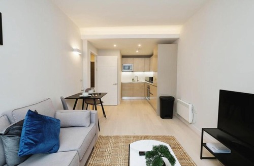 Bracknell Apartment | Modern 1 Bed Apt Bracknell- with parking