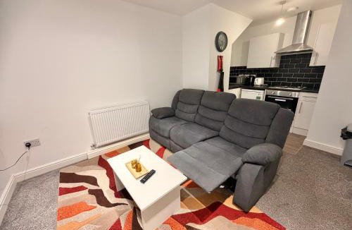 Stoke-on-Trent Apartment | Modern 1-Bed Flat with Workspace and Free Parking