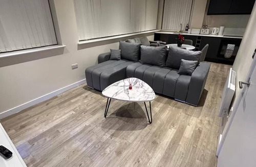Old Trafford House | Modern 1-Bed Penthouse — Steps from Old Trafford