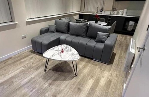 Old Trafford Apartment | Modern 1-Bed Penthouse Steps from Old Trafford