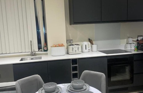 Old Trafford Apartment | Modern 1-Bed Penthouse Steps from Old Trafford