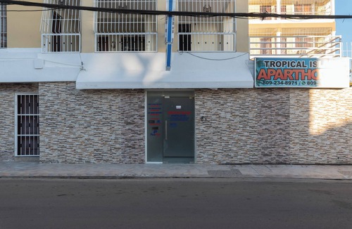 Corales del Sur Apartment | Modern 1-bedroom Apartment With Private Balcony Fast Wi-fi Santo Domingo Este