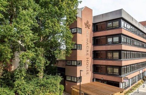East Grinstead Apartment | Modern 1 Bedroom Apartment in East Grinstead