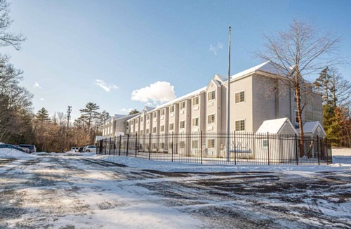 Sturbridge Apartment | Modern 1-bedroom apartment in peaceful Sturbridge with AC