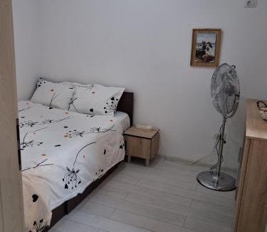 Chiajna Apartment | Modern 1-Bedroom Apartment with AC, Free Parking & Self Check-in Bucharest-Militari