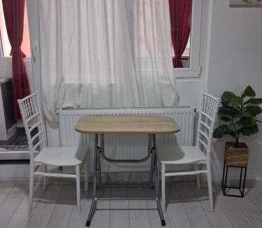 Chiajna Apartment | Modern 1-Bedroom Apartment with AC, Free Parking & Self Check-in Bucharest-Militari