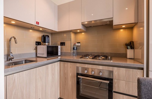 Dubai Apartment | Modern 1-Bedroom Apartment with Burj Khalifa Views | Sobha Waves I 3515