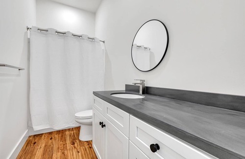 Elizabethtown Apartment | Modern 1-Bedroom Apartment – Perfect for Corporate & Student Stays