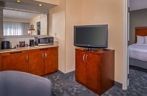 University Place Hotel | Modern 1 BR Suite Comfort Near Pavilion Pet-Friendly, Gym
