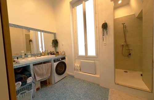 Belsunce Apartment | Modern 111m² in Central Marseille.