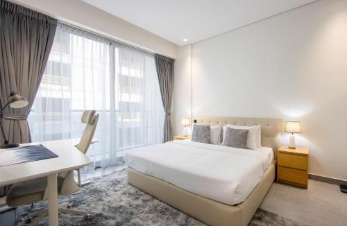 Al Satwa Apartment | Modern 1B - Rooftop Pool with DIFC and DowntownAccess
