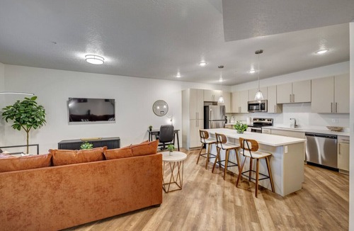 Draper Apartment | Modern 1bd Apartment w/Amenity Access