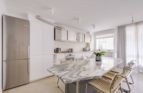 Saint-Fargeau Apartment | Modern 1BDR/2P flat with a balcony – Ménilmontant