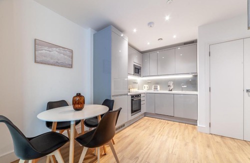 Hanger Hill Apartment | Modern 1Bed Flat in Ealing Near Tube & Shops