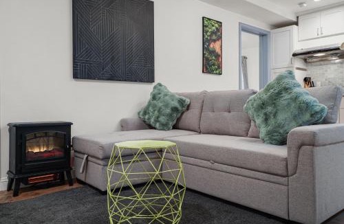 Inner Parkside Apartment | Modern 1BR 1Bath with Living Area near SFSU