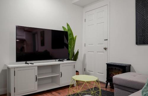 Inner Parkside Apartment | Modern 1BR 1Bath with Living Area near SFSU