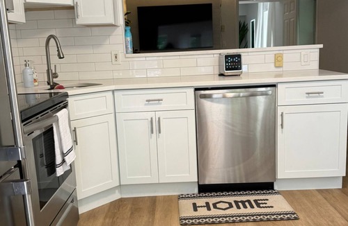 White Plains House | Modern 1BR Apt/Free Parking/Near NYC