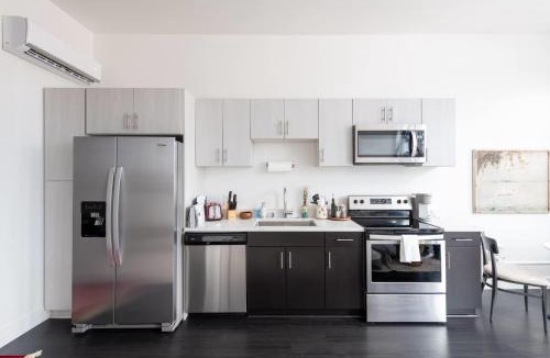 Milwaukee Apartment | Modern 1BR Apt with Skywalk to Fiserv, Rooftop, and Parking