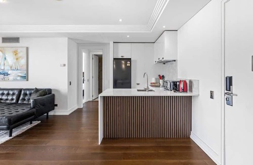Auckland Central Business District Apartment | Modern 1BR Escape Central Auckland by Zodiak Stays