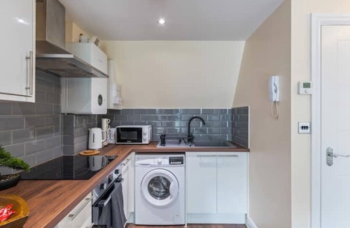 Brent Apartment | Modern 1BR Flat | Wembley Park with Balcony