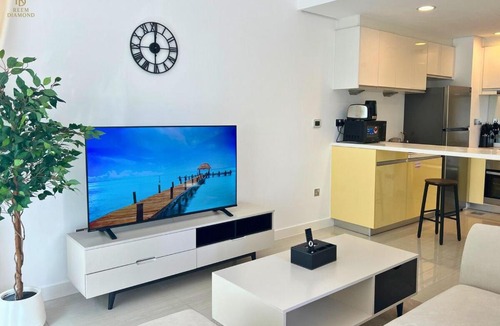 Abu Dhabi Apartment | Modern 1BR Gem on Reem Island